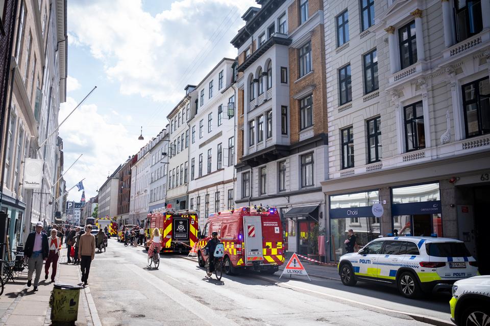 »De har fået det dårligt«: Omkring 20 personer evakueret fra bygning i København