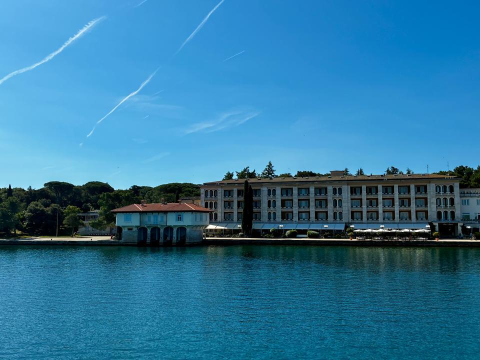 Hotel set fra vandet1