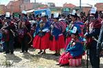  Oprindelige befolkningsgrupper i Bolivia holder møde med lederne af 'Ponchos Roios' for at diskutere fremtidige protester i den bølge, der har stået på i seks uger.

   Foto: Aizar Raldes/Ritzau Scanpix