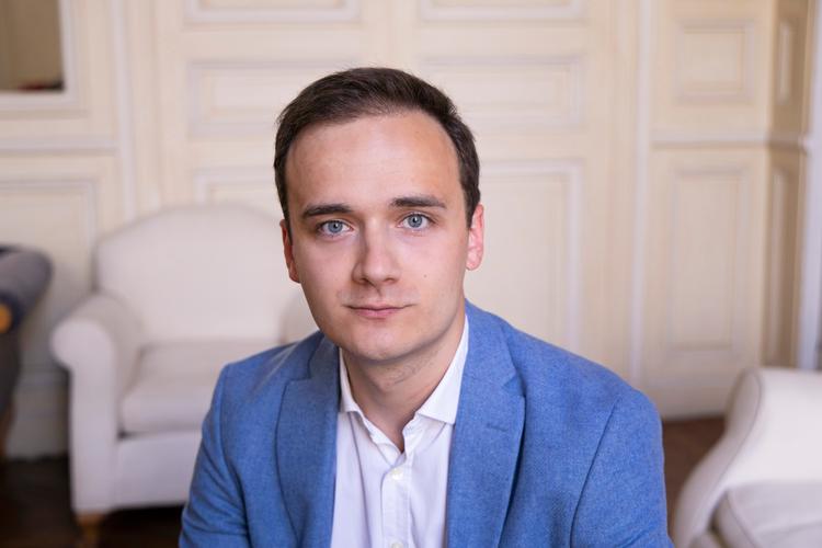 Pierre Valentin er en af de helt unge konservative stemmer, der vokser frem i den franske debat. Foto: Gallimard/Francesca Mantovani