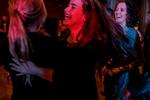 Der er nul kyser eller tophuer, når unge svinger sig i firture eller slingpolska på festivaler, Vega eller under Distortion. Foto: Ivan Boll