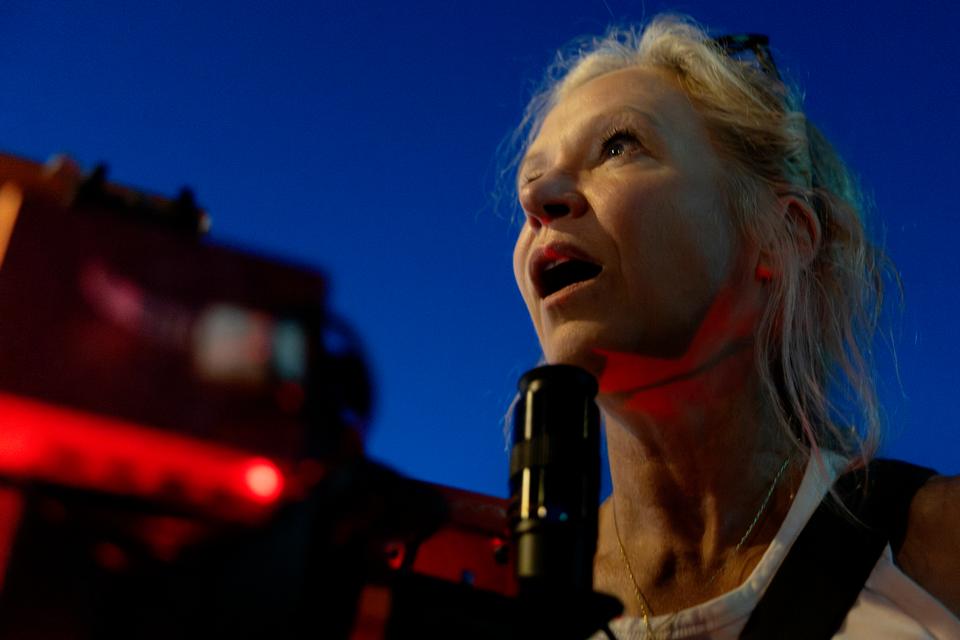 At se månen tæt på med egne øjne er en stor oplevelse for de fleste. Og så er det gratis.  Foto: Mads Nissen