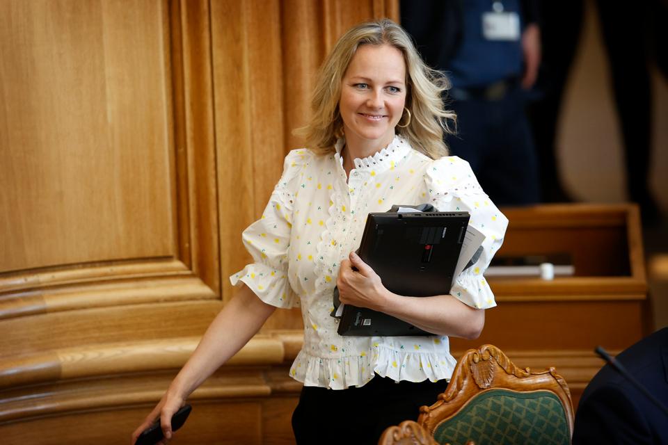 Hvis Ida Auken opnår dette, så giv hende en statue. Måske af rent guld