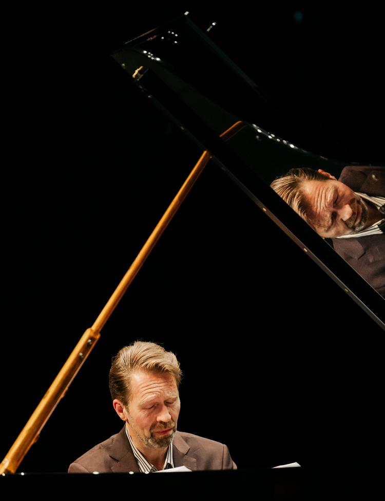 Leif Ove Andsnes spillede Chopin med forbløffende klarhed og overblik i Tivolis Koncertsal mandag. Foto: Emil Bay