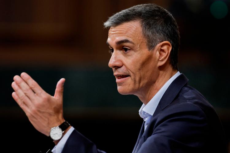 Den spanske premierminister, Pedro Sánchez, har forsvaret den nye ordning som en anerkendelse af de mennesker, der allerede bidrager til Spaniens økonomi. Foto: Oscar del Pozo/Ritzau Scanpix