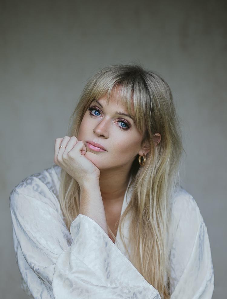 Dolly Aldertons anden roman, 'Godt materiale', handler om hjertesorg fra et mandligt perspektiv. Hun interviewede 15 mænd om alt fra sex og dating til mandevenskaber og følelser som research til bogen. Foto: Aexandra Cameron