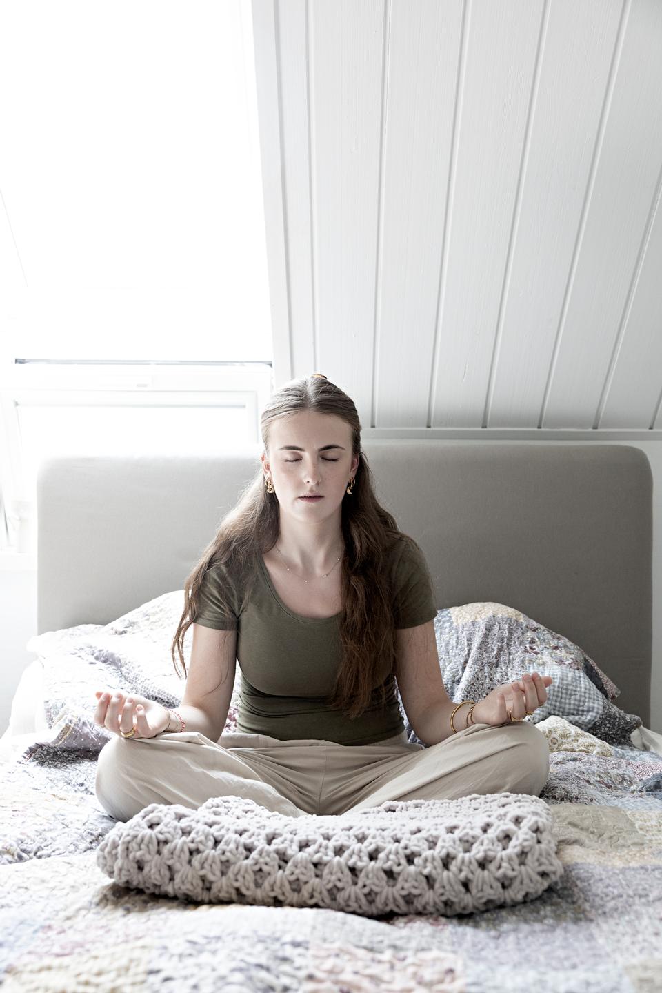 Anna-Clara følte sig ensom og mistrivedes. Så lærte hun mindfulness
