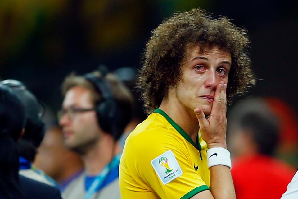 Forsvarsspilleren David Luiz var knust, da han vikarierede som anfører for skadede Neymar i Brasiliens utrolige 7-1-nederlag til Tyskland i VM-semifinalen i 2014. Foto: Eddie Keogh/Ritzau Scanpix