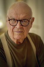 95-årige Niels Barfoed har skrevet mere end 30 bøger. Foto: Miriam Dalsgaard