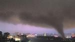 I provinsen Hubei er mindst 11 blevet dræbt i forbindelse med kraftigt uvejr med torden, tornadoer og vinde af stormstyrke. Foto: Social Media/Ritzau Scanpix