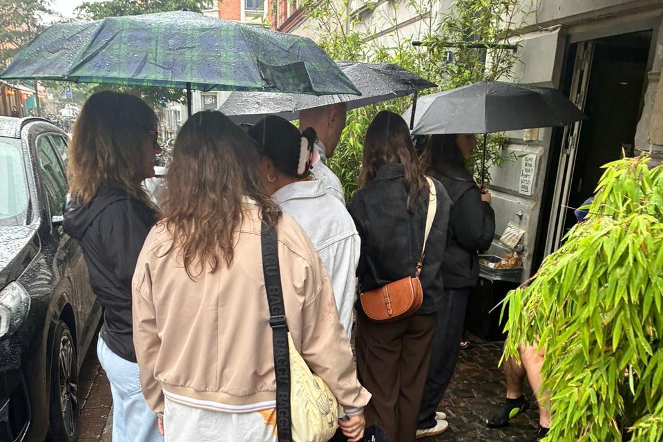 Stod Dua Lipa også i kø, eller havde hun forudbestilt ligesom mig? 