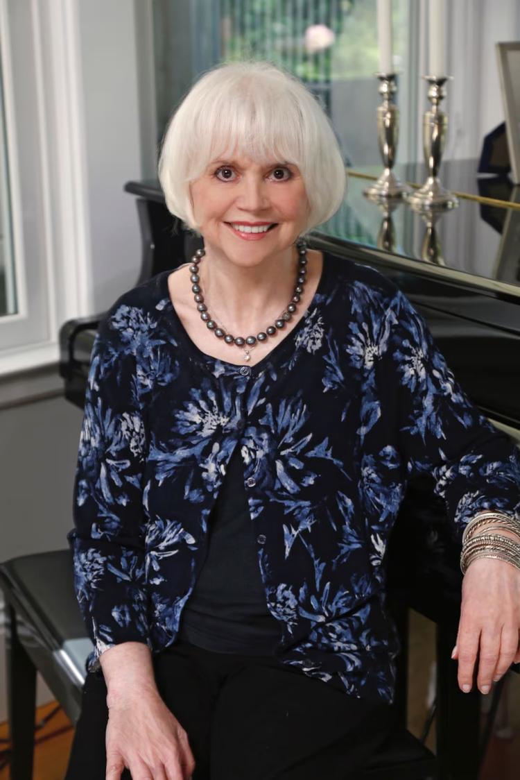 Gennem sin lange karriere har Linda Ronstadt favnet og oplevet alt, modtaget 11 Grammyer og solgt over 100 millioner album. Foto: Sam Sargent/heyday Books