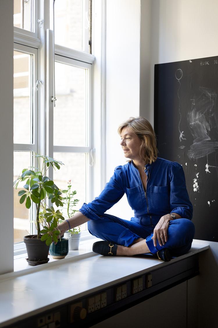 Afgående kulturredaktør Mette Davidsen-Nielsen den sidste dag i kontoret, hun nu giver videre.  Foto: Thomas Borberg