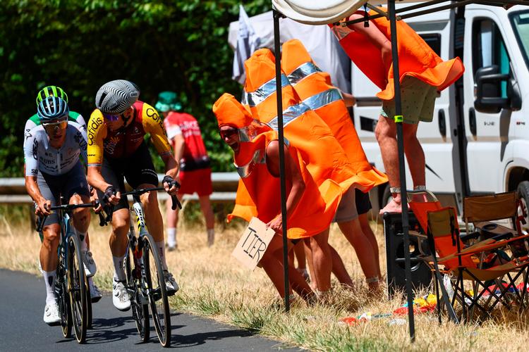 Ovenpå en flad ottende etape venter der 12. juli en bakket etape, som skulle begynde i Malemort og slutte i Ussel efter 185,5 kilometer, men etapen er siden blevet forkortet til 155,5 kilometer på grund af en hedebølge i området. Foto: Anne-christine Poujoulat/Ritzau Scanpix
