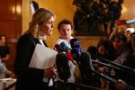 Parlamentsformand Yael Braun-Pivet taler med pressen efter afstemningen om aktiv dødshjælp. Foto: Abdul Saboor/Ritzau Scanpix