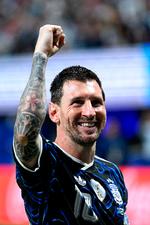 Lionel Messi og Argentina skal møde Spanien i VM-finalen søndag, efter at de scorede to mål med blot seks minutter og 24 sekunders mellemrum i slutfasen af en intens semifinale og knuste englændernes finaledrømme. Foto: Shaun Botterill/Ritzau Scanpix