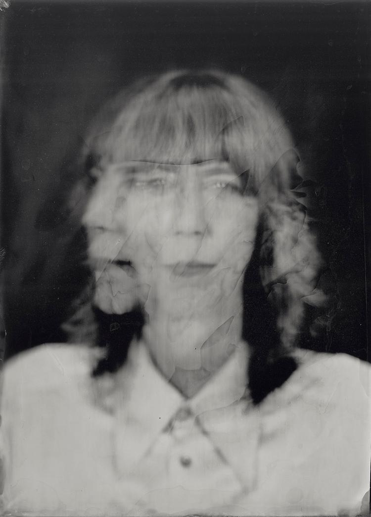 Folktronicakunstner Beth Orton er en af de kunstnere, som har samarbejdet med William Orbit.  Pr-foto:  Med sin skrøbeligt-stærke stemme slingrer og skærer Beth Orton sig igen dybt ind i hjertet.