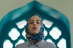 Vores tids voksende søgen efter eksistentiel mening og åndelighed afspejles i et væld af film og serier om tro. En af dem er den tyrkiske 'Ethos', hvori den unge muslim Meryem (spillet af Öykü Karayel) har en central rolle.  Foto: Netflix