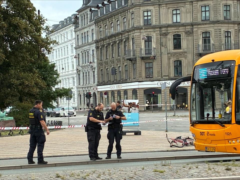 Cyklist er kommet slemt til skade efter påkørsel af bus