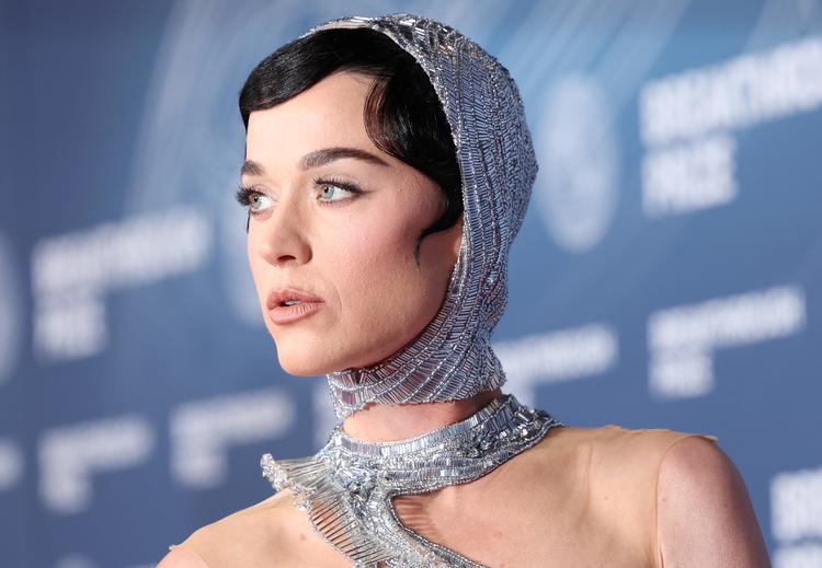 »Min musik er til for at bringe mennesker sammen, ikke for at hylde krigsførelse«, skriver Katy Perry. Foto: Mario Anzuoni/Ritzau Scanpix