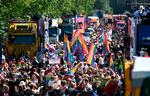 Sådan så fejringen ud af Christopher Street Day, som er Berlins svar på Pride-paraden, igår, lørdag 25. juli.  Foto: Ralf Hirschberger/Ritzau Scanpix