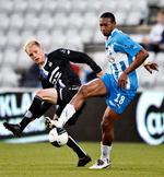 Kalilou Traoré. (th.). i en superligakamp mod Esbjerg i 2011,  Foto: Jens Dresling