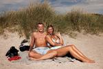 Andreas Adamsen og Anna Thorsøe er kærester, og de går begge meget op i at være brune og tiltrækkende. Også om efteråret og vinteren, hvor de typisk går i solarium en gang om ugen.    Foto: Jacob Ehrbahn