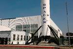 En SpaceX Falcon 9-raket parkeret i Hawthorne i Calilfornien. Foto: Justin Sullivan/Ritzau Scanpix