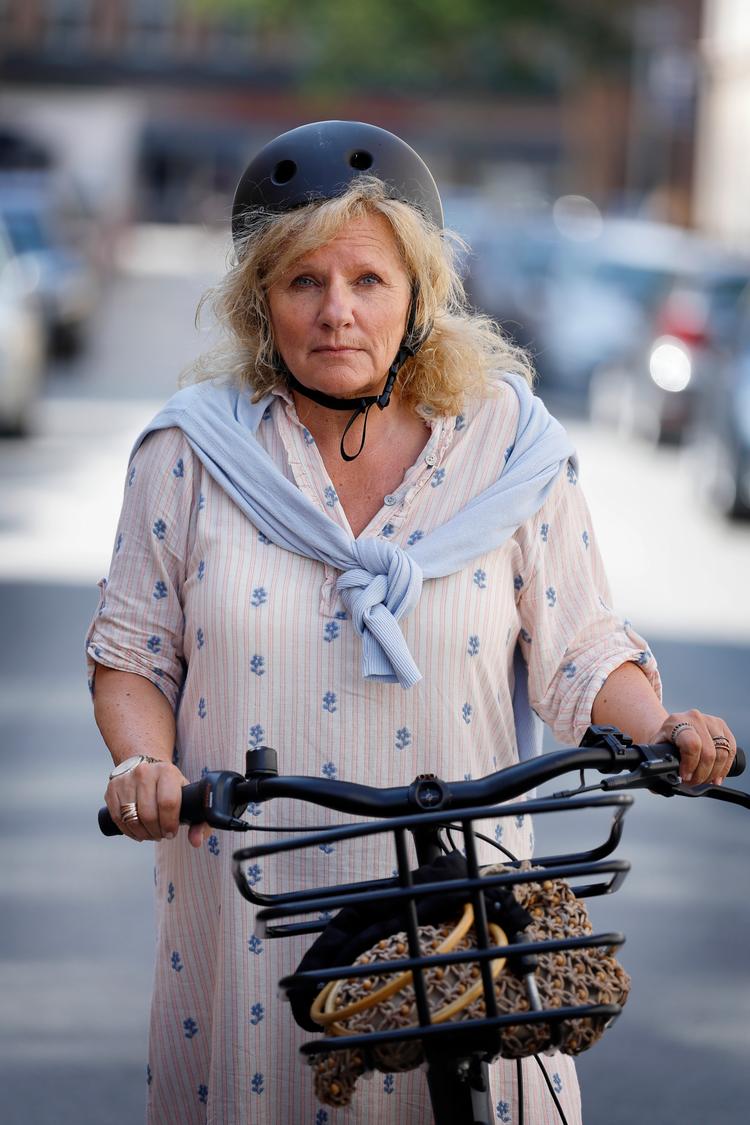 Lene Steen Jensen har stadig alvorlige men fra sit styrt på Amagerbrogade for otte måneder siden. Dengang kørte hun uden hjelm.   Foto: Jens Dresling