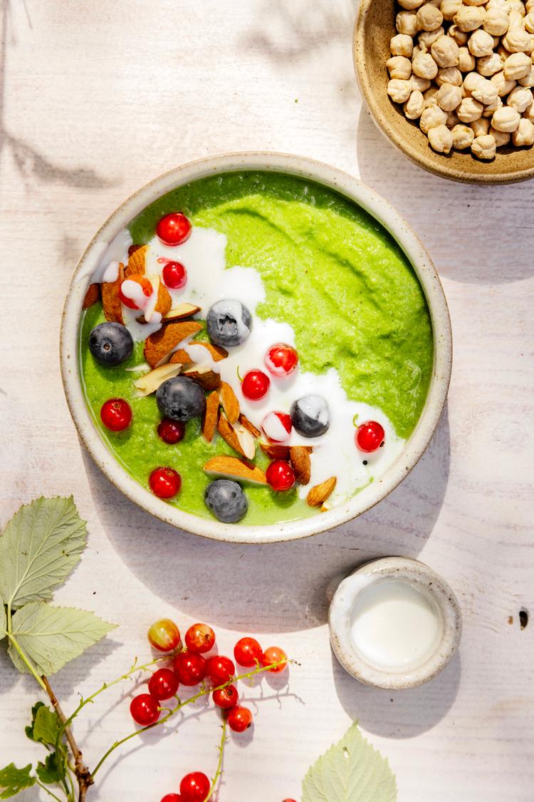 Grøn grød er godt og populært. Her i en version med ekstra protein. Foto: Sara Galbiati