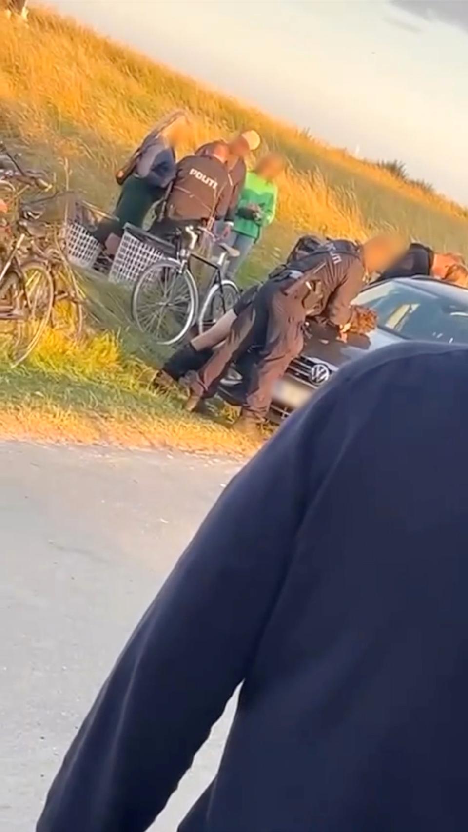 Tre sekunders video fra anholdelse på Samsø får international opmærksomhed