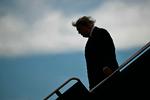 USA's præsident Trump vil finde kilderne til oplysninger om, at amerikanske våbenlagre er på et kritisk niveau. Foto: Kent Nishimura/Ritzau Scanpix