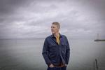 »Jeg spildte mine tyvere«, siger tv-vært Steen Langeberg om sine skuespillerdrømme:  »Jeg må være den, der har søgt allerflest gange«.  Foto: Miriam Dalsgaard