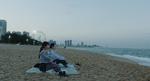 Til sidst i filmen sidder Hyesun og en anden nordkoreansk kvinder ved stranden i Busan og kigger over mod Japan i retning mod Hiroshima. Foto: Stephanie Stål Axelgård