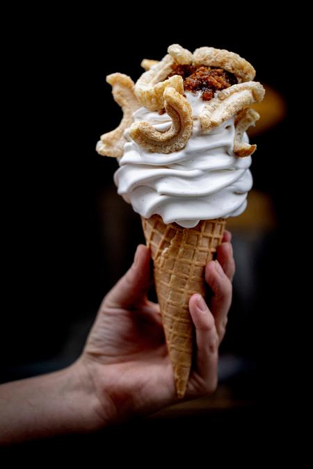 Pork rinds as topping, anyone? Foto: Mads Nissen