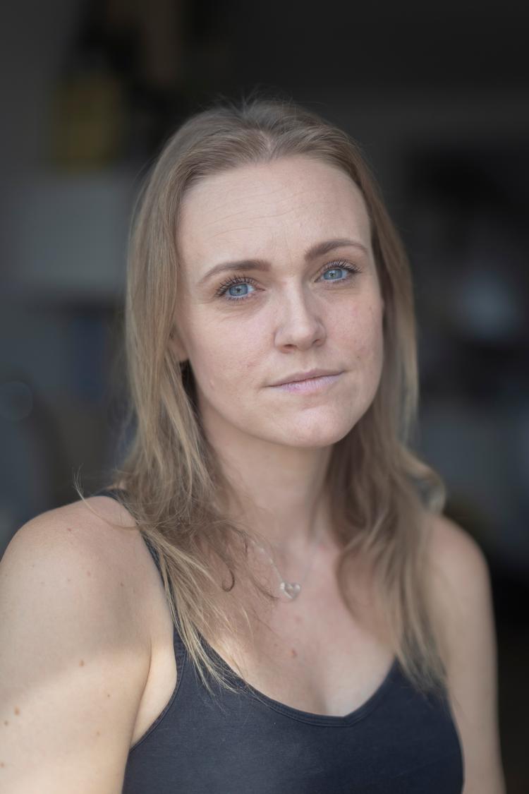 Through the virtual-reality trial, Ginnie Brøchner confronted both the inner voice that fueled her eating disorder and the guy she had come to associate with the illness. Foto: Vilma Søndergaard