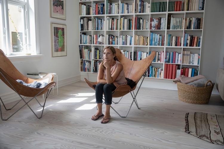     Stina Vrang Elias. 60 år. Fotograferet i sit hjem i Humlebæk.   Foto: Karla Ellingsøe