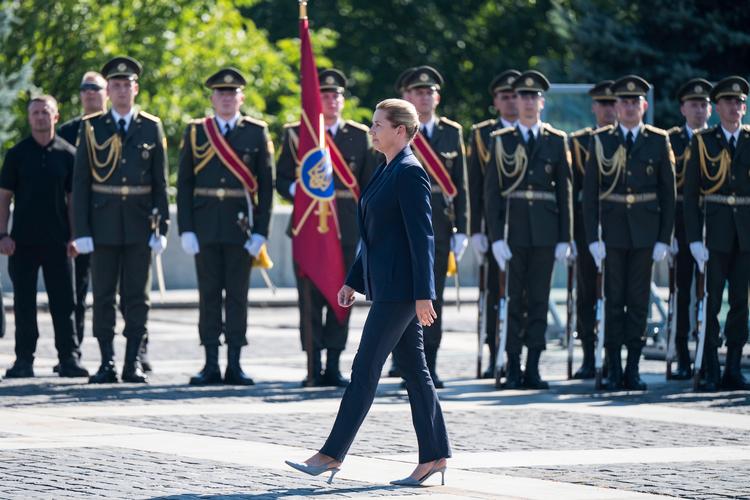 Mette Frederiksen i Kyiv i dag, hvor hun deltager i Ukraines flagdag.  Foto: Maxym Marusenko/Ritzau Scanpix