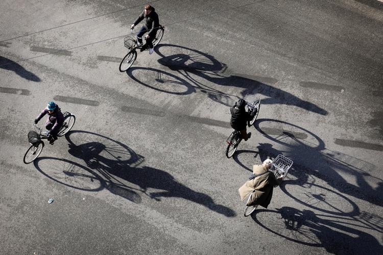 Skal hurtige cykeltyper henvises til kørebanen? Skal fartgrænsen for biler sænkes til 30 km/t? Giv os dit bud på, hvad vi gør vi trafikken i storbyen.  Foto: Jens Dresling