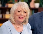 Alison Steadman mestrer også komedien. Senest har hun i år medvirket i den britiske tv-komedie 'The Traitors: The Movie - The Sequel'.  Foto: Ken Mckay/itv/shutterstock/Ritzau Scanpix