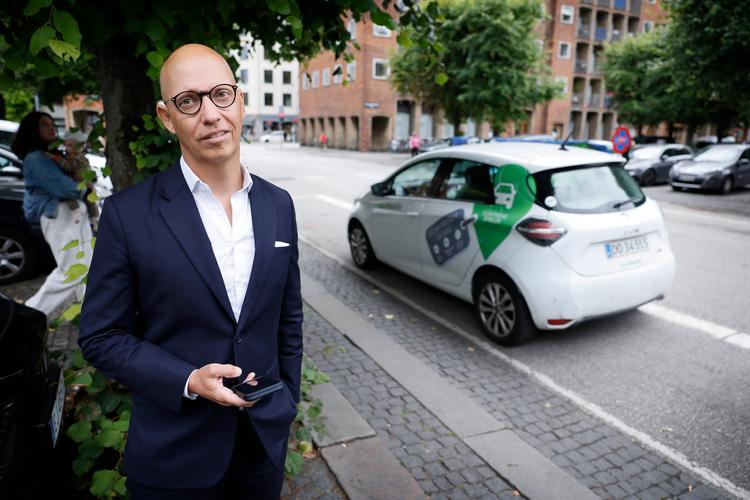 Kasper Gjedsted var selv delebilist, før han blev direktør for GreenMobility. Den gang som nu var det andre menneskers skrald, der generede ham mest. Foto: Jens Dresling