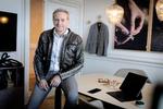 Morten Boje Hviid drømte om at blive motorcykelbetjent ligesom sin morfar. Det er en 1100 kubik Honda, der hver dag fragter ham frem og tilbage mellem privaten og jobbet.     Foto: Mads Nissen
