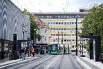 Letbanen passerer forbi det nyrestaurerede Lyngby Rådhus i baggrunden. Foto: Jens Dresling