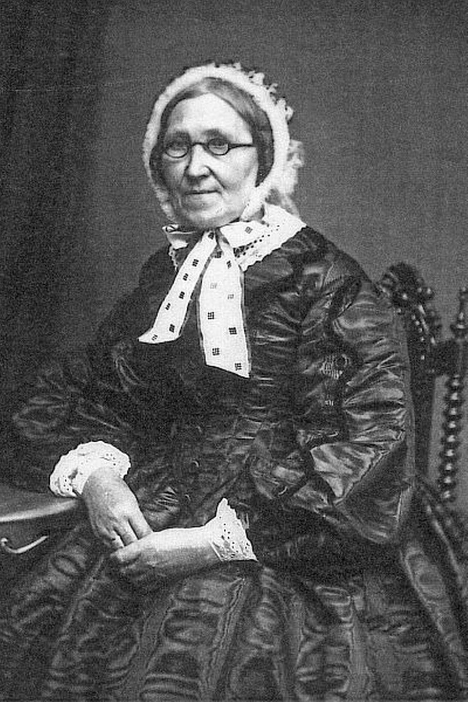 Ernestine giftede sig som 15-årig med den 55-årige præst Peder Daniel Steensen, som døde to år efter. Hvorpå hun giftede sig med Steen Steensen Blicher. Hun endte sine dage som skurekone. Foto: Blicher-Selskabet