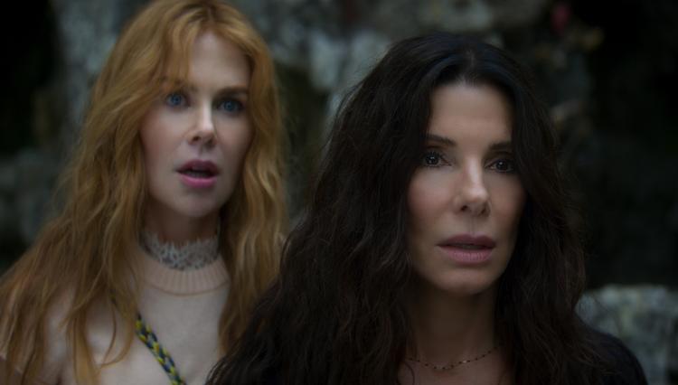 Ikke meget har ændret sig for Nicole Kidman og Sandra Bullock i rollerne som heksesøstrene Owens i Susanne Biers efterfølge til 90'er-fænomenet 'Practical Magic'.  Foto: Warner