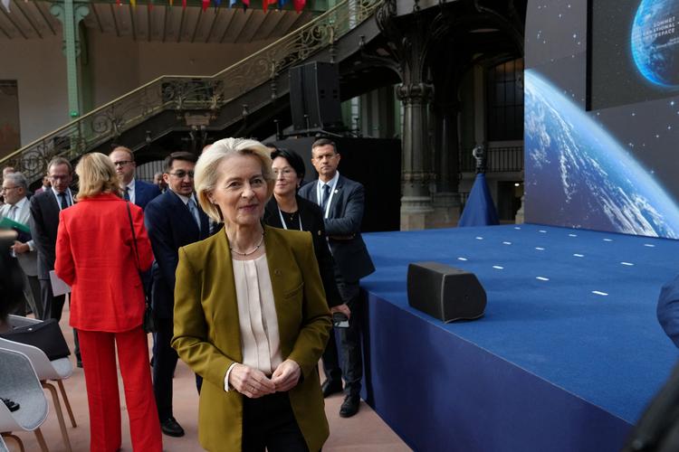 »Vi behøver ikke at acceptere, at barndommen bliver formet af algoritmer«, skriver Ursula von der Leyen på det sociale medie X. Foto: Aurelien Morissard/Ritzau Scanpix