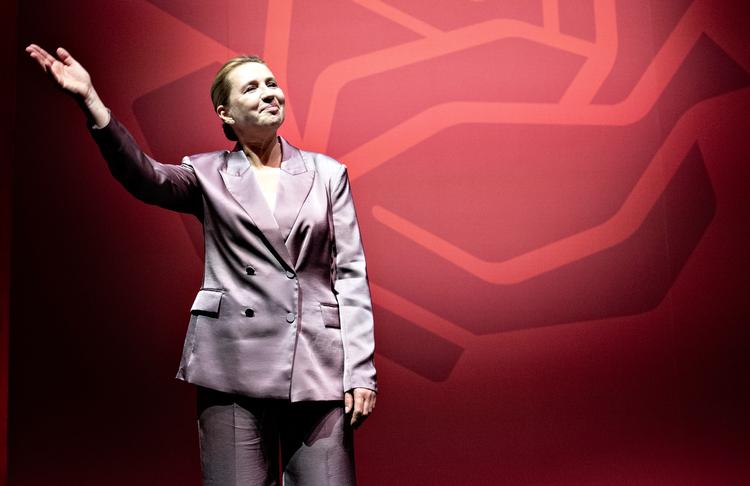 »Er jeg den rette formand? Ja, det er jeg, ellers ville jeg ikke stå her«, sagde S-formand og statsminister Mette Frederiksen ved Socialdemokratiets årsmøde i Aalborg Kultur & Kongrescenter lørdag. Foto: Henning Bagger/Ritzau Scanpix