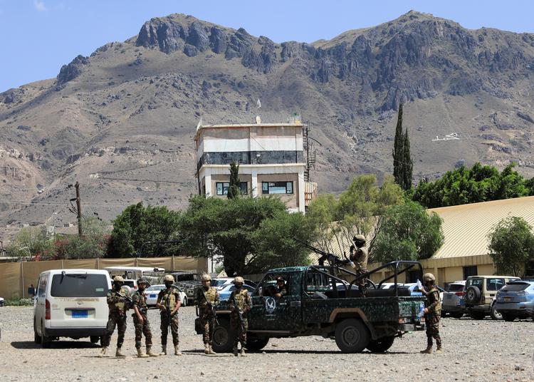 Houthierne kontrollerer store dele af det nordlige og vestlige Yemen, herunder hovedstaden Sanaa, havnebyen Hodeidah og i september 2026 en markant udvidet kystlinje samt strategiske øer ved det vigtige Bab el-Mandeb-stræde. Foto: Adel Al Khader/Ritzau Scanpix