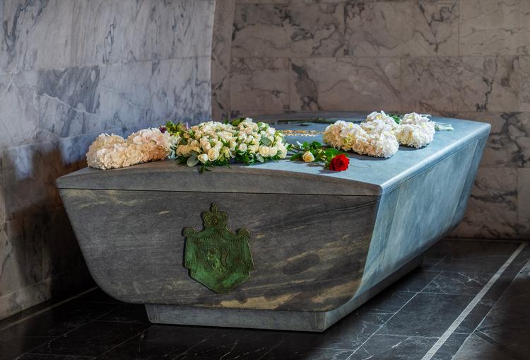 Afdøde kong Haralds sarkofag står i det kongelige mausoleum i Akershus Slotskirke i Oslo. Foto: Ole Berg-rusten/Ritzau Scanpix