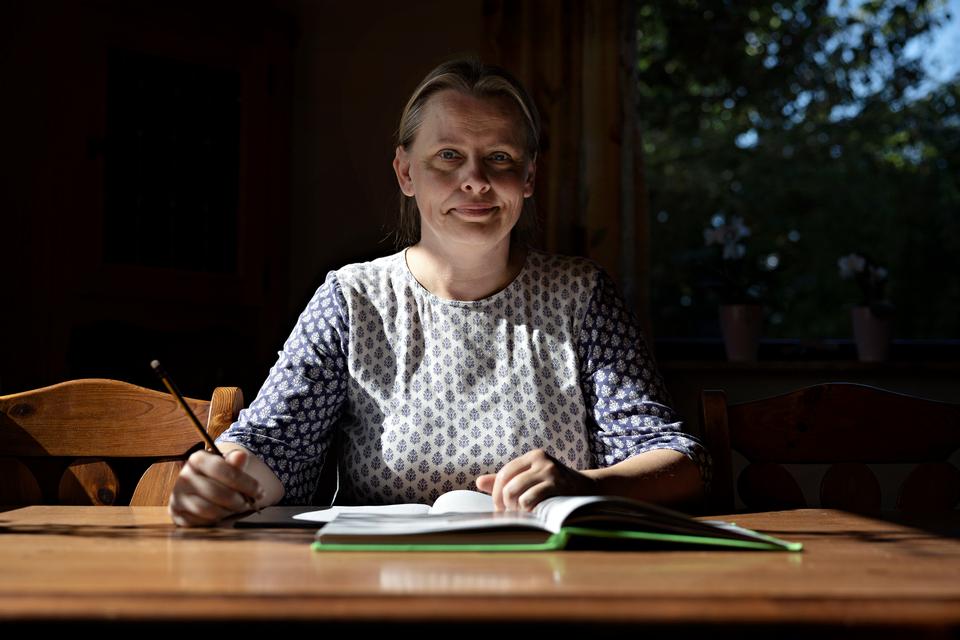 Charlotte Lindeløv lever med daglige smerter. Først efter mange år og lægebesøg fik hun diagnosen